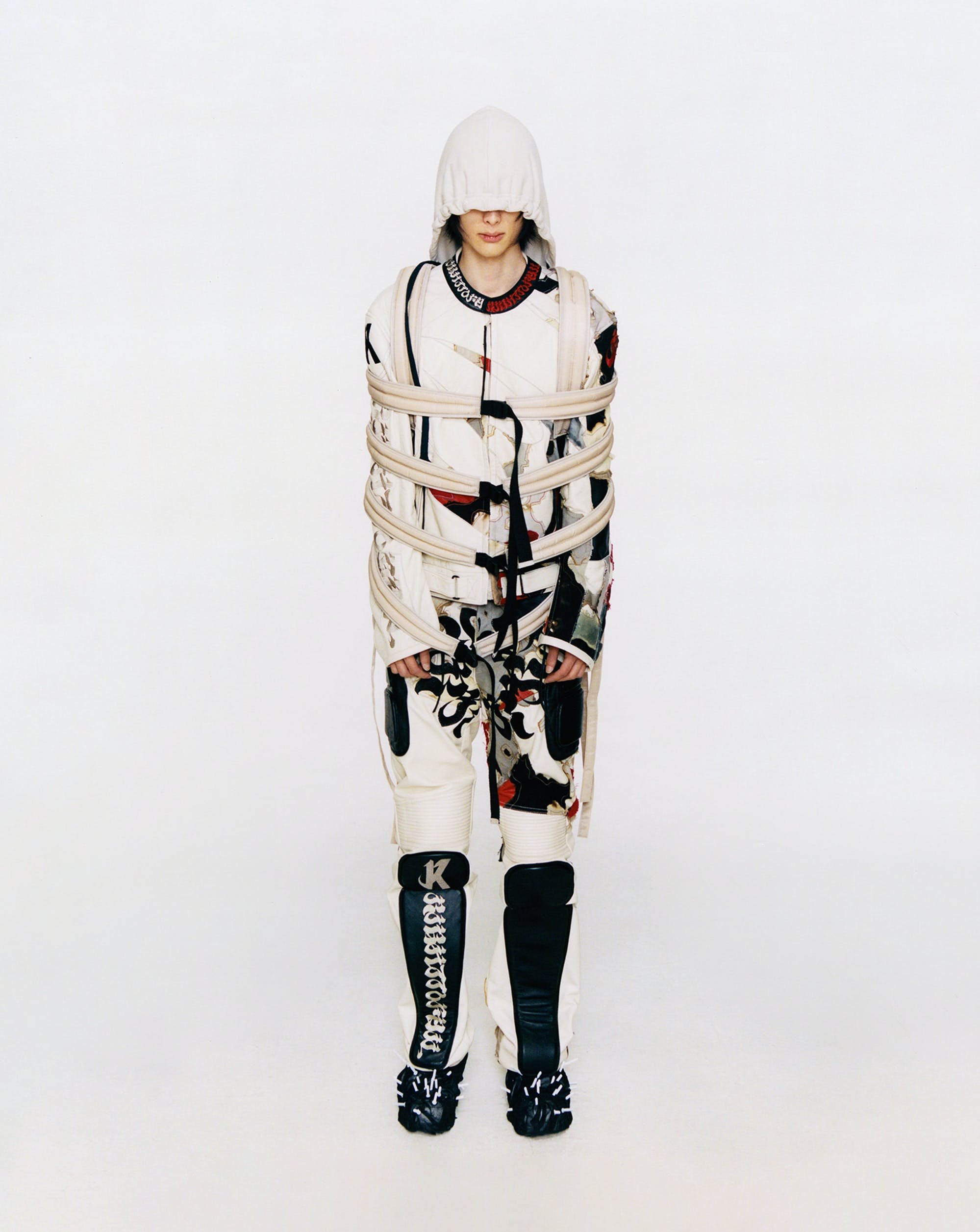8921e817-50a7-499d-be29-007390f1291f_[KSK]-22SS-_-Lookbook-_-web-sizing-_-13.jpg